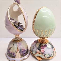 Lena Liu - Porcelain Egg Music Box- Lot of 2  Heirloom Porcelain Musical - 2004   Collection alternative image