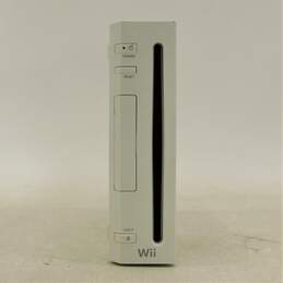 Nintendo Wii with 4 Games alternative image