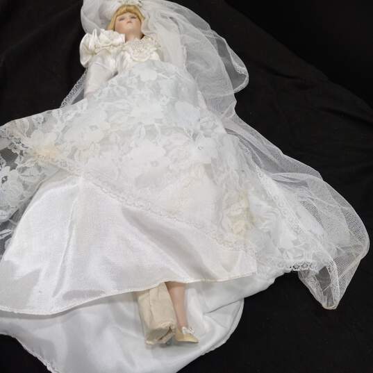 Vintage Porcelain Bride  Doll IOB image number 5