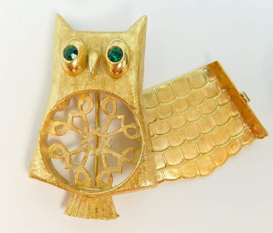 2 Vintage Avon Goldtone Green Rhinestone Eyes Owl Bird Compact Holder Brooches Set 52.1g image number 2