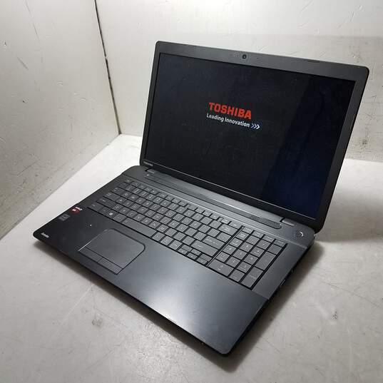 Toshiba Satellite C75D 17 Inch AMD A8-6410 CPU Radeon R5 APU 6GB RAM with HDD image number 1