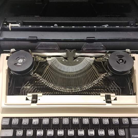 Sears The Scholar with Correction Typewriter image number 4