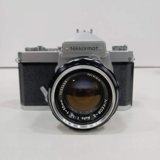 Black & Gray 35mm Camera w/ Leather Case image number 2