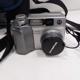 Olympus Camedia Digital Camera C-4000 Zoom (3X Optical Zoom) In Carrying Case alternative image