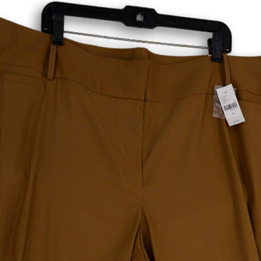 NWT Womens Tan Flat Front Pockets Straight Leg Cropped Pants Size 28 image number 3