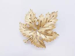 Vintage Trifari Brushed Gold Tone Faux Pearl Bead Necklaces & Leaf Brooch 155.2g alternative image
