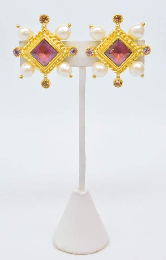 Vintage Christian Lacroix Gold Tone Faux Pearl Purple Crystal Clip Earrings 34.0g image number 2