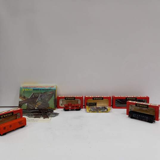 Bundle of Tyco Train Cars, Train Tracks & Accessories image number 1