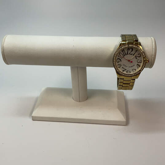 Designer Betsey Johnson White Round Dial Stainless Steel Analog Wristwatch image number 1