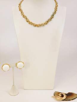 VNTG Crown Trifari Gold Tone & Milk Glass Jewelry
