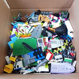 7.85lbs Lot of Mixed Building Toy Pieces