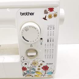 Brother JX2517 Lightweight 17 Stitch Sewing Machine alternative image