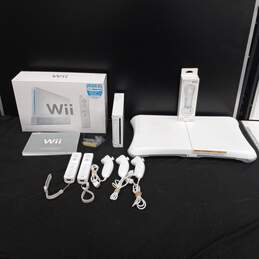 Nintendo Wii Bundle IOB