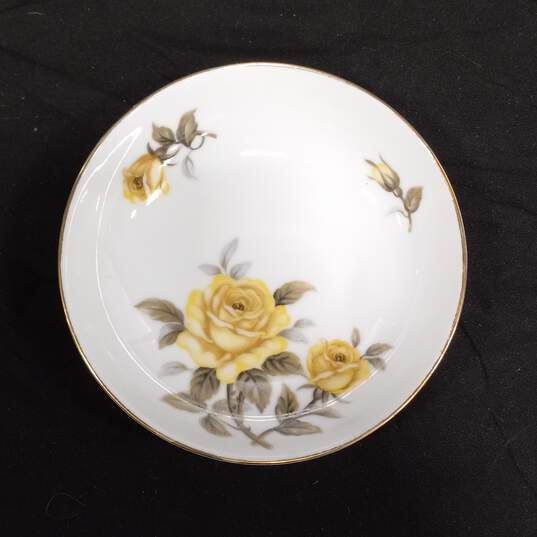 Vintage Harmony House Yellow Rose Dinner Service Set 6pc Lot image number 4