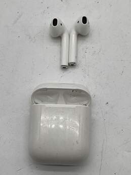 Apple AirPods White Rechargeable Bluetooth Wireless Earbuds E-0557807-C alternative image