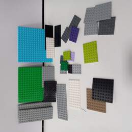 7lb Lot of Assorted Lego Building Bricks, Pieces & Parts alternative image