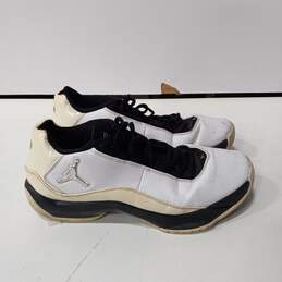 Men's Nike Jordan Sneakers Size 12 alternative image