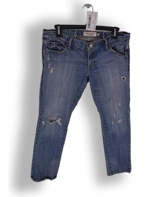 Womens Light Blue Flat Front Coin Pocket Distressed Denim Jeans Size Medium image number 4