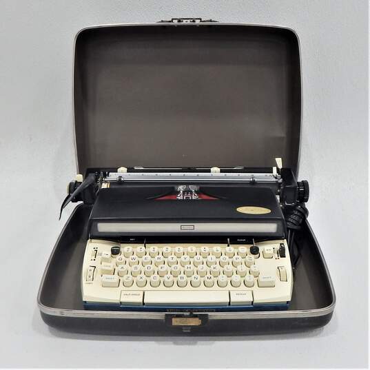 1966 Sears Medalist Electric 12 Portable Typewriter w/ Case image number 1