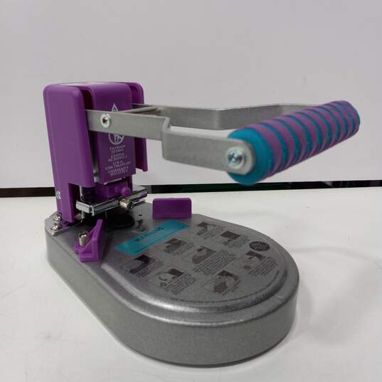 Paper Gator Purple Corner Rounder Craft Equipment image number 4