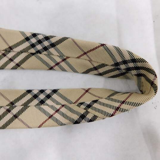 Burberry London Classic Beige Check Plaid Men's Tie with COA image number 11