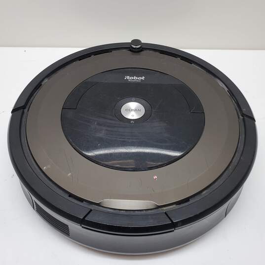 iRobot Roomba Robot Vacuum Cleaner Model 890 Untested image number 1
