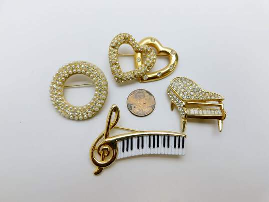 Vintage Weiss AJC LIA Gold Tone Clear Icy Rhinestone Piano Hearts & Open Circle Brooches 64.7g image number 6