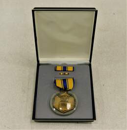 Airforce Commendation Medal Lapel Pin Ribbon with Case alternative image