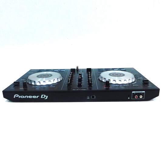 Pioneer Brand DDJ-SB2 Model DJ Controller w/ Original Box, USB Cable, and Manual image number 7