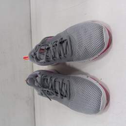 Women's Flex Essential Gray Sneakers Size 8