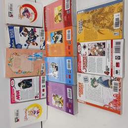 Manga Books Assorted 12pc Bundle alternative image
