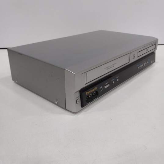 Panasonic DVD/VHS Player Model PV-D744S image number 3