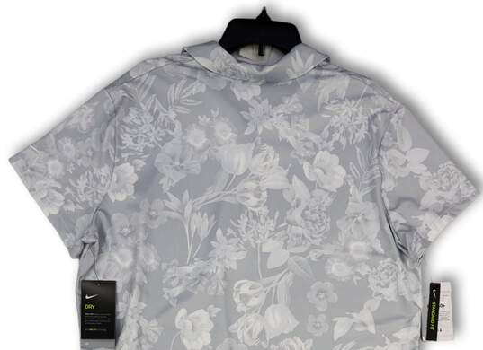 NWT Womens Gray Floral Collared Short Sleeve Dri-Fit Golf Polo Shirt Size 2XL image number 4