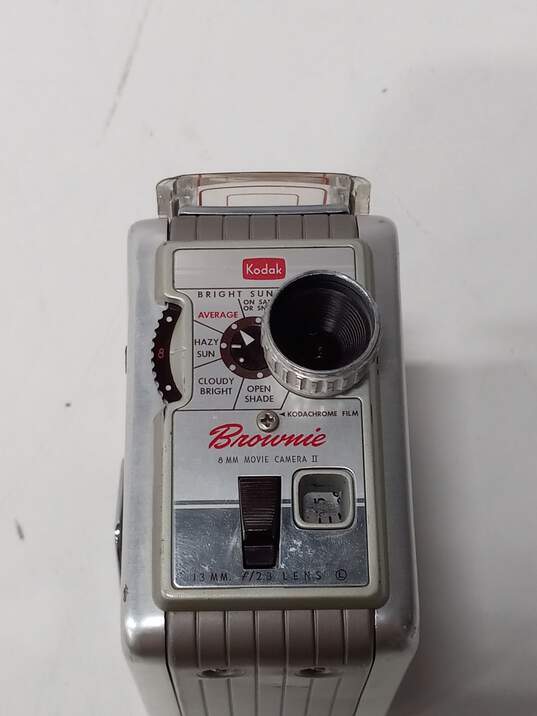 Vintage Kodak Brownie 13mm Film Camera image number 4