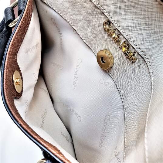 Calvin Klein Multicolor Handbag with Shoulder Strap image number 7
