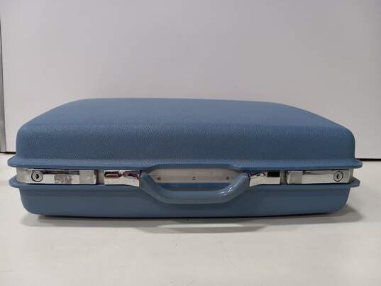 Vintage Samsonite Baby Blue Hard Suitcase image number 1