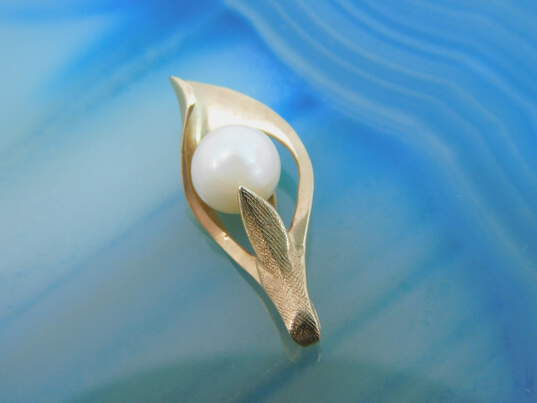 Vintage 14K Gold White Pearl Brushed & Smooth Pointed Pendant 1.1g image number 2