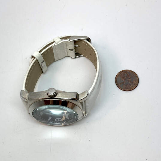 Designer Joan Rivers V377 White Leather Strap Analog Dial Quartz Wristwatch image number 2