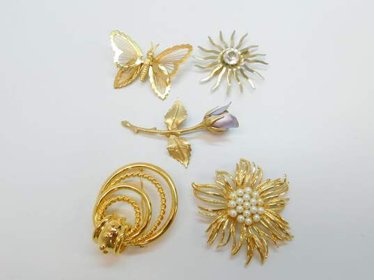 VNTG & Contemporary Napier Monet & Fashion Gold Tone Brooches 69.7g image number 1