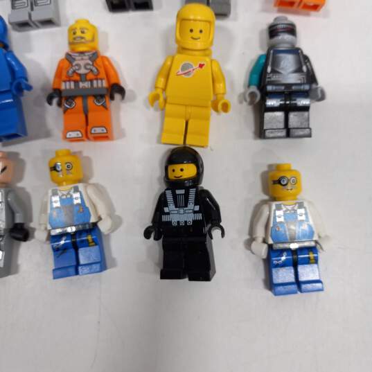 Bundle of Lego Space Minifigures image number 5