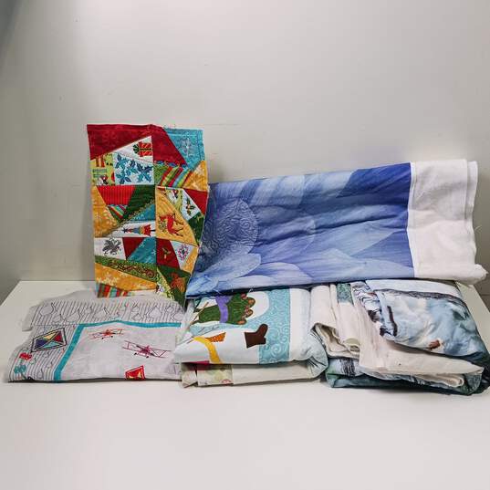 Bundle of Assorted Style Quilts & Quilting Pieces image number 1