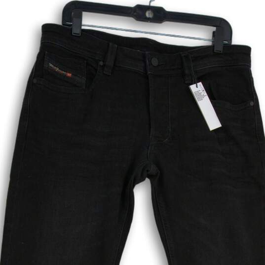 NWT Mens Black Denim Stretch Dark Wash Pockets Straight Leg Jeans Size 33W 32L image number 3
