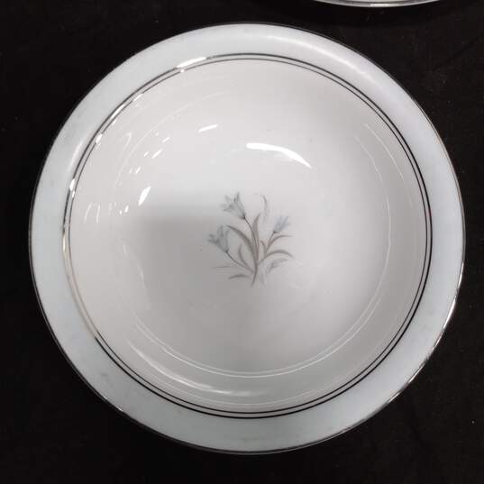 Set of 6 Vintage Bluebell Floral Bowls, Plates, Tea Cup & Saucer image number 4