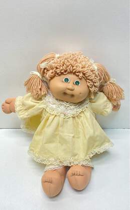 Lot of 4 Assorted Cabbage Patch Kids Dolls alternative image