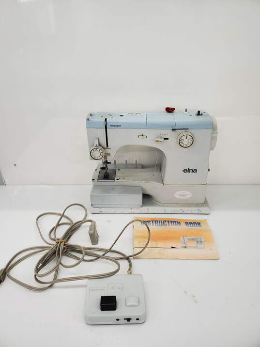 Vintage ELNA 62 Switzerland Sewing Machine Untested image number 1