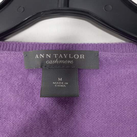Women's Purple Ann Taylor Long Sleeve Sweater Size M image number 3