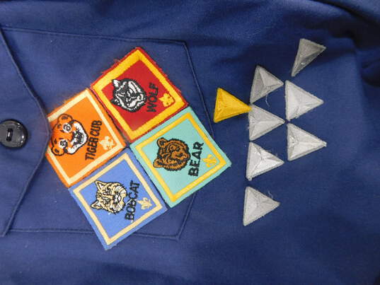 Assorted Vintage Boy Scouts Cub Scouts Memorabilia Uniform Canteen Patches image number 7