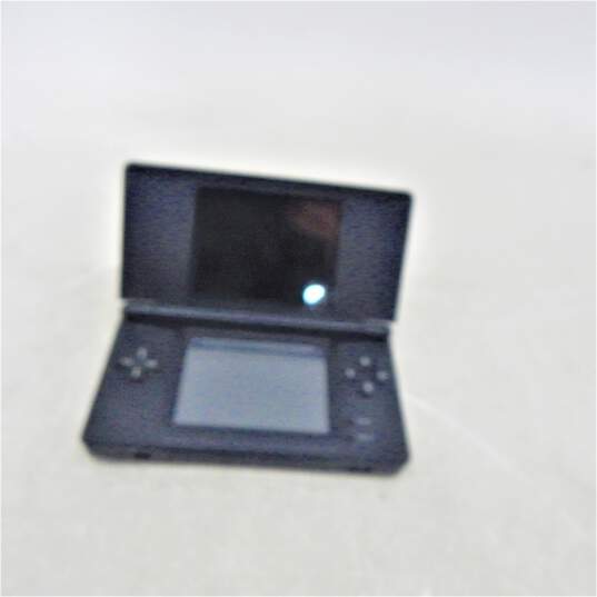Nintendo DSI W/ Three Games Club Penguin image number 2