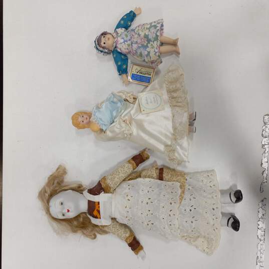 Bundle of Assorted Porcelain Dolls image number 1