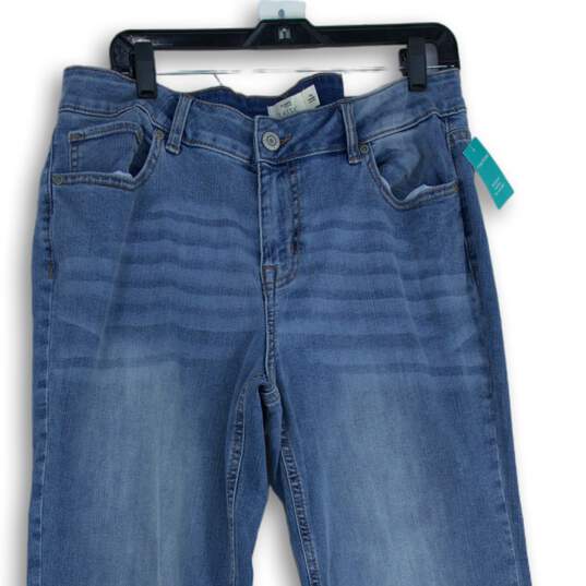 NWT Maurices Womens Light Blue Denim 5-Pocket Design Straight Leg Jeans Size 14 image number 3